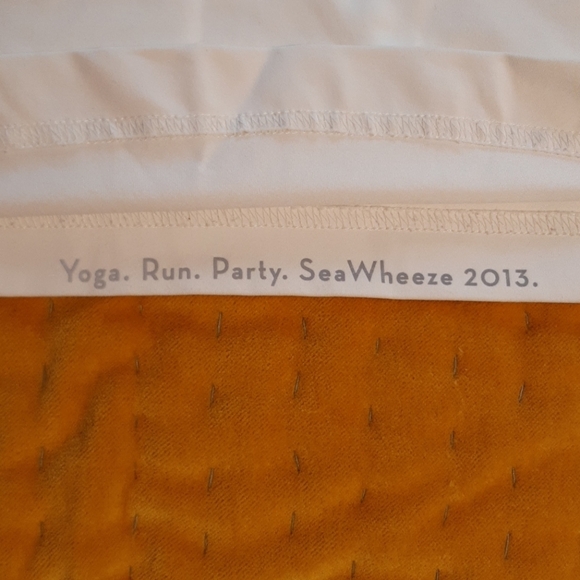 Lululemon Seaweeze Tank - Picture 5 of 5